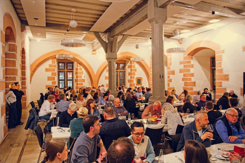 Gäste im Pfälzer-Schloss bei der Prova de Vinho